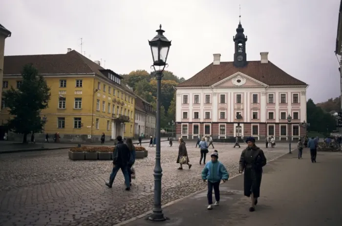 Framed Print : Town Hall Square, Tartu, Estonia, Baltic States, Europe Framed Print : Town Hall Square, Tartu, Estonia, Baltic States, Europe