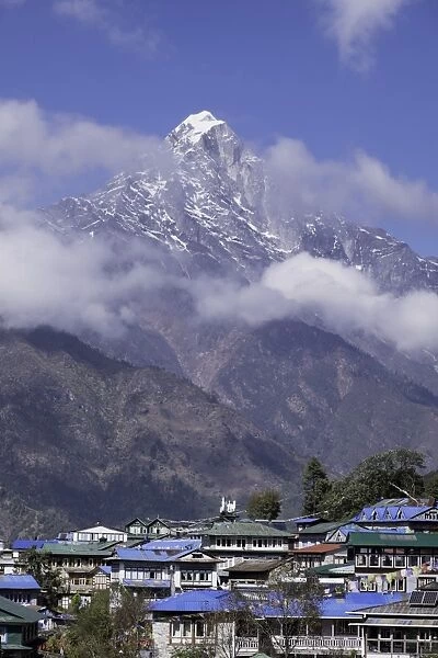 The town of Lukla beneath the Himalayan mountains, Nepal, Asia