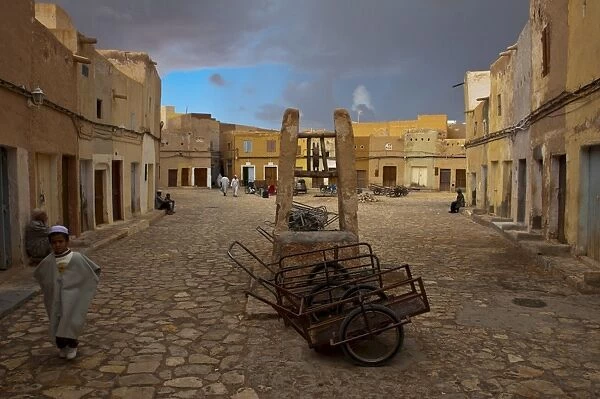 Town square of the Mozabit town of Beni Isguen, UNESCO World Heritage Site, M
