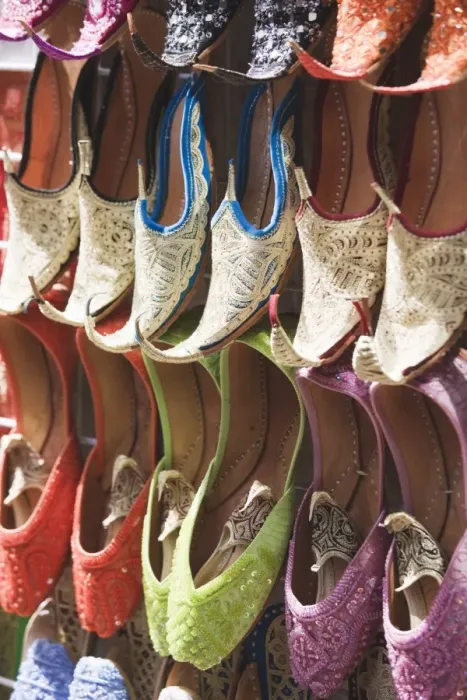 Framed Print : Traditional Arabic curly toed slippers, Deira, Dubai, United Arab Emirates, Middle East Framed Print : Traditional Arabic curly toed slippers, Deira, Dubai, United Arab Emirates, Middle East