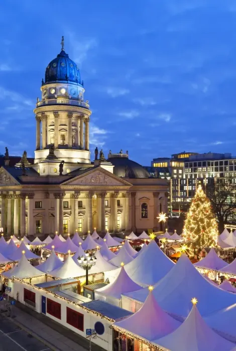 Framed Print : Traditional Christmas Market at Gendarmenmarkt, illuminated at dusk, Berlin Framed Print : Traditional Christmas Market at Gendarmenmarkt, illuminated at dusk, Berlin