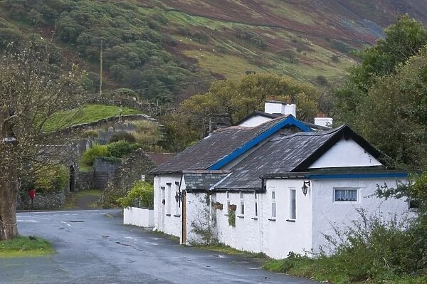 Traditional cottage in Snowdonia National Park, Wales, United Kingdom, Europe
