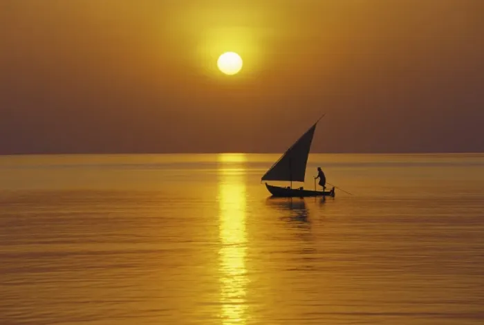 Framed Print : Traditional dhoni sailing at sunset, Maldives, Indian Ocean, Asia Framed Print : Traditional dhoni sailing at sunset, Maldives, Indian Ocean, Asia