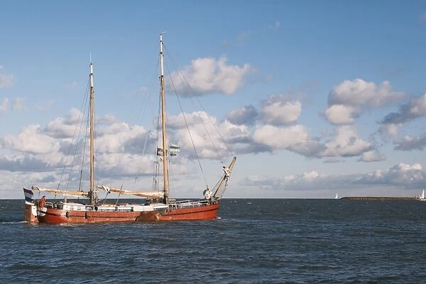 Traditional Dutch merchant ship on the IJselmeer lake, Volendam, North Holland Province, The Netherlands (Holland), Europe