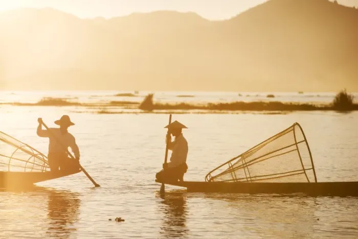 Framed Print : Traditional fisherman on Inle lake, Shan State, Myanmar (Burma), Asia Framed Print : Traditional fisherman on Inle lake, Shan State, Myanmar (Burma), Asia
