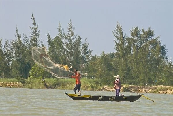 Traditional fishing, Hoi An, Vietnam, Indochina, Southeast Asia, Asia