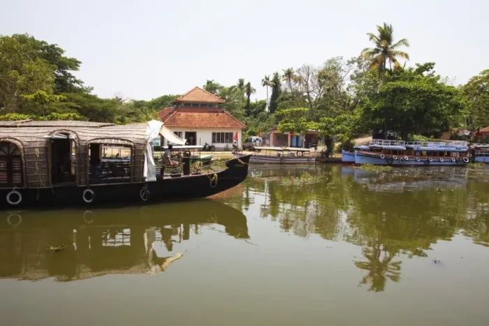 Framed Print : Traditional Kettuvallom (private houseboat) travelling along the Kerala Backwaters, Kerala, India, Asia Framed Print : Traditional Kettuvallom (private houseboat) travelling along the Kerala Backwaters, Kerala, India, Asia