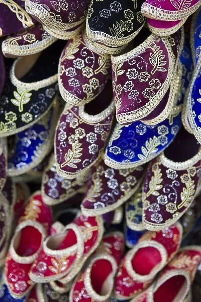 Traditional Turkish shoes for sale, Grand Bazaar (Grand Bazaar), Istanbul, Turkey, Europe