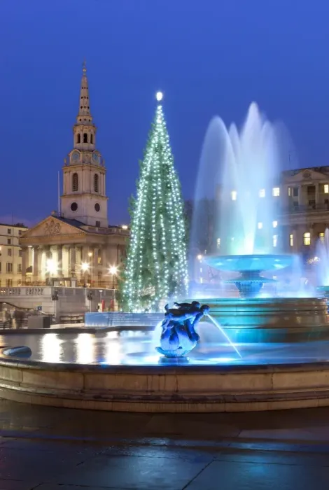 Framed Print : Trafalgar Square at Christmas, London, England, United Kingdom, Europe Framed Print : Trafalgar Square at Christmas, London, England, United Kingdom, Europe