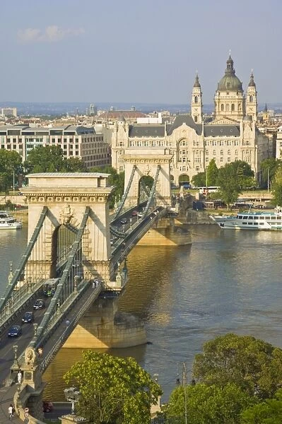 Traffic driving over the River Danube, on The Chain Bridge (Szechenyi Lanchid)