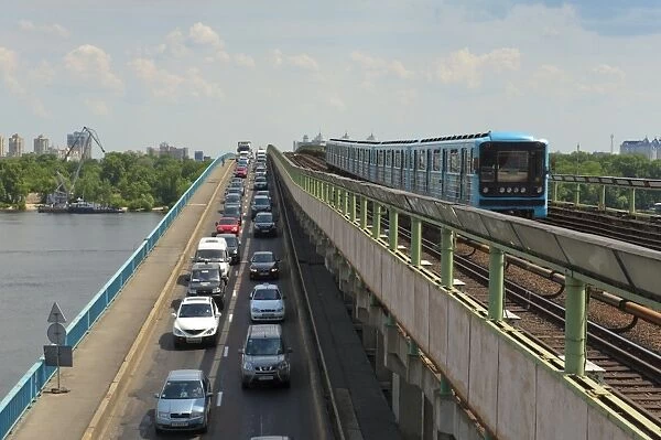 Traffic on the Metro Bridge, Mist Metro, over the Dnieper River, Kiev, Ukraine, Europe