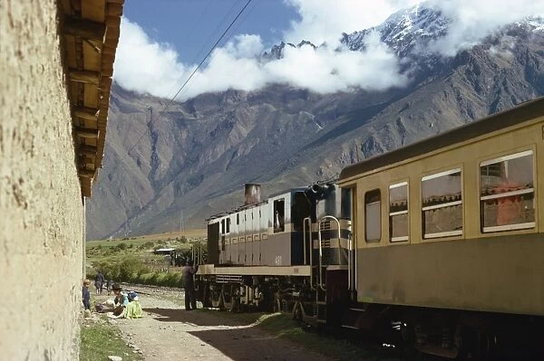 A train at a stop in the Urubamba Valley in Peru