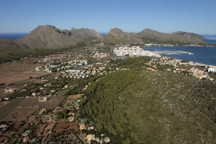 Framed Print : Tramuntana Mountains and Port de Pollenca, Mallorca, Balearic Islands, Spain Framed Print : Tramuntana Mountains and Port de Pollenca, Mallorca, Balearic Islands, Spain