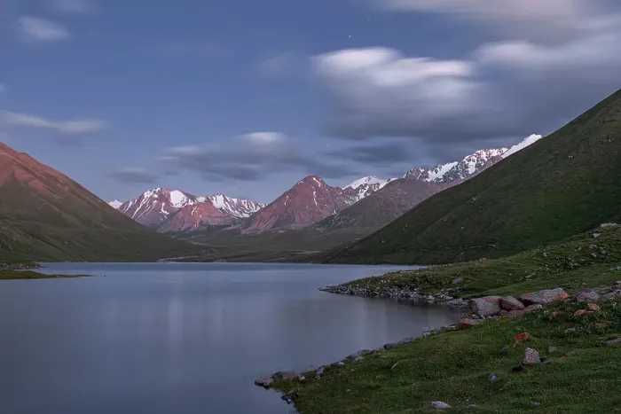 Framed Print : Tranquil evening at a high-altitude Kol-Ukok lake surrounded by majestic mountains in Kyrgyzstan, Central Asia, Asia Framed Print : Tranquil evening at a high-altitude Kol-Ukok lake surrounded by majestic mountains in Kyrgyzstan, Central Asia, Asia