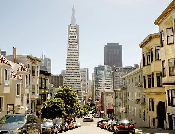 The Transamerica Tower Pyramid in the financial district of downtown San Francisco
