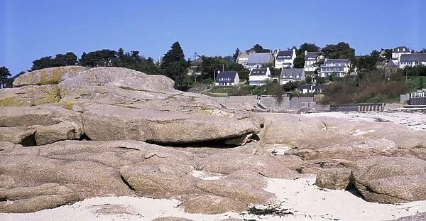 Trebeurden, Cote de Granit Rose, Cotes d Amor, Brittany, France, Europe