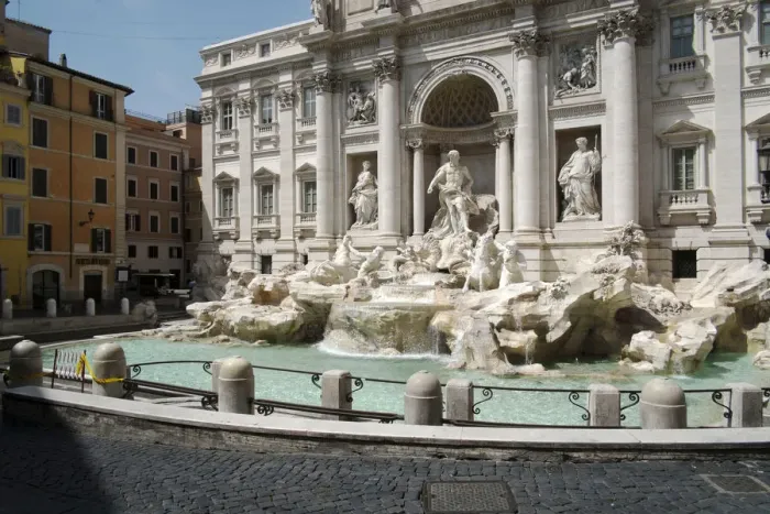 Framed Print : Trevi Fountain, deserted due to the 2020 Covid-19 lockdown restrictions, Rome, Lazio Framed Print : Trevi Fountain, deserted due to the 2020 Covid-19 lockdown restrictions, Rome, Lazio