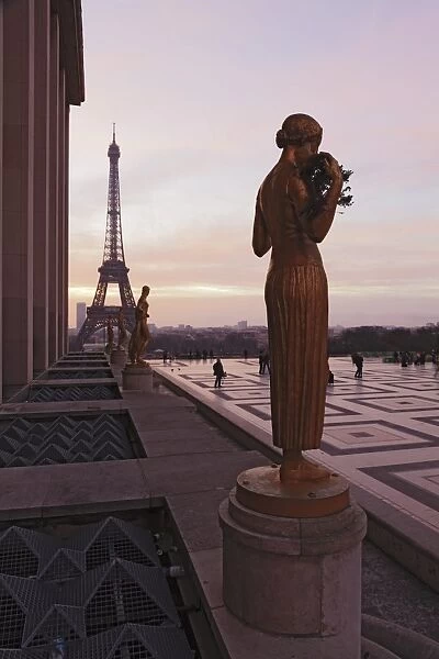 Trocadero and Eiffel Tower at sunrise, Paris, Ile de France, France, Europe