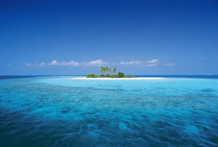 Framed Print : Tropical desert island, Maldives, Indian Ocean, Asia Framed Print : Tropical desert island, Maldives, Indian Ocean, Asia