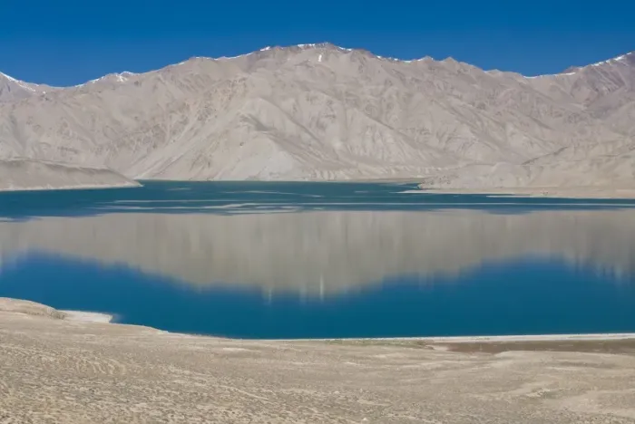 Framed Print : Turquoise Bulunkul lake, Bulunkul, Tajikistan, Central Asia, Asia