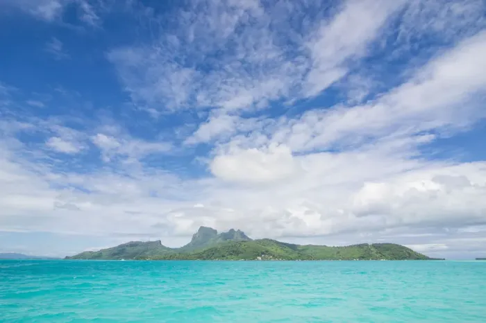Framed Print : The turquoise lagoon of Bora Bora, Society Islands, French Polynesia, Pacific Framed Print : The turquoise lagoon of Bora Bora, Society Islands, French Polynesia, Pacific