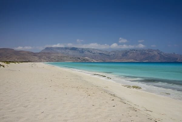 Turquoise water at the beach in Shuab Bay on the west coast of the island of Socotra, UNESCO World Heritage Site, Yemen, Middle East
