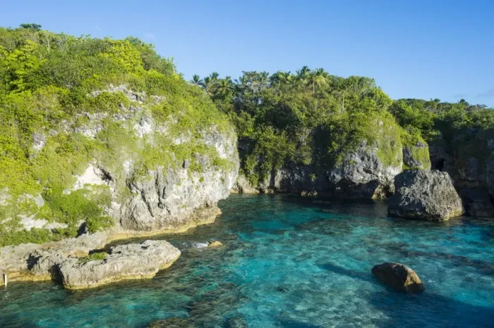 Framed Print : Turquoise waters in the Limu low tide pools, Niue, South Pacific, Pacific