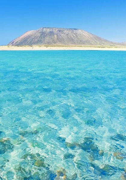 Turquoise waters and volcano, Isla de los Lobos, Fuerteventura, Canary Islands