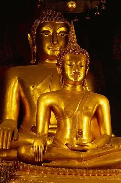 Twin Buddha images