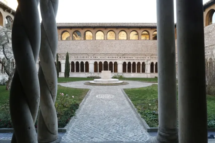 Framed Print : Twisted columns of marble in the Vassaletto cloisters in the Papal Arch basilica of St. John Lateran, Rome, Lazio, Italy, Europe Framed Print : Twisted columns of marble in the Vassaletto cloisters in the Papal Arch basilica of St. John Lateran, Rome, Lazio, Italy, Europe