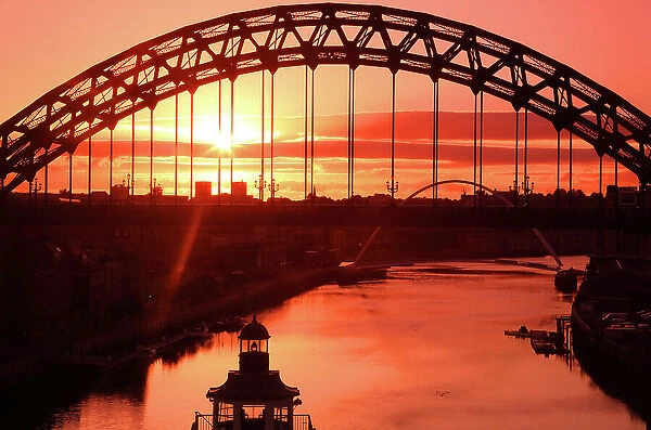 Tyne Bridge at sunrise, Newcastle-upon-Tyne, Tyne and Wear, England, United Kingdom, Europe