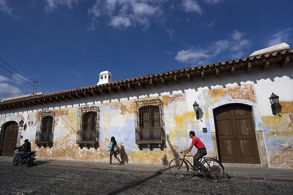Typical street, Antigua, UNESCO World Heritage Site, Guatemala, Central America