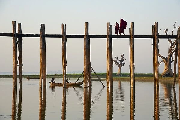 U Bein bridge at Amarapura, Taung Thama Lake, Mandalay Province, Myanmar (Burma), Asia
