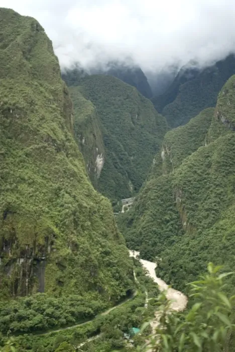 Framed Print : The Urubamba River flows below Machu Picchu, Peru, South America Framed Print : The Urubamba River flows below Machu Picchu, Peru, South America