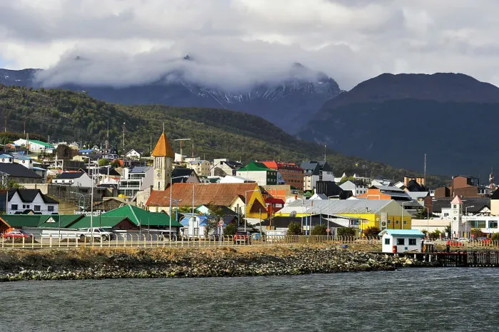 Framed Print : Ushuaia, Tierra del Fuego, Patagonia, Argentina, South America Framed Print : Ushuaia, Tierra del Fuego, Patagonia, Argentina, South America