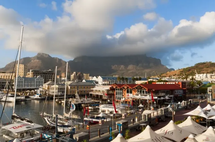 Framed Print : V & A Waterfront with Table Mountain in background, Cape Town, South Africa, Africa Framed Print : V & A Waterfront with Table Mountain in background, Cape Town, South Africa, Africa