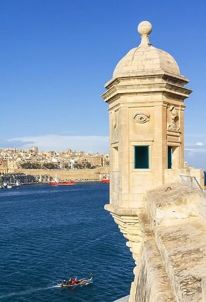 Vedette watchtower (Gardjola sentry box) and Valletta Grand Harbour, Senglea, The Three Cities, Malta, Mediterranean, Europe