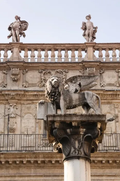 Framed Print : The Venetian lion of San Marco, Palazzo Maffei, Piazza delle Erbe, Verona, UNESCO World Heritage Site, Veneto, Italy, Europe Framed Print : The Venetian lion of San Marco, Palazzo Maffei, Piazza delle Erbe, Verona, UNESCO World Heritage Site, Veneto, Italy, Europe