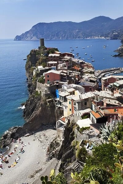 Vernazza from the Cinque Terre Coastal Path, Cinque Terre UNESCO World Heritage Site, Liguria, Italy, Mediterranean, Europe