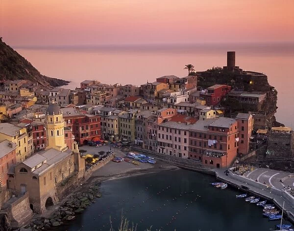 Vernazza harbour at dusk