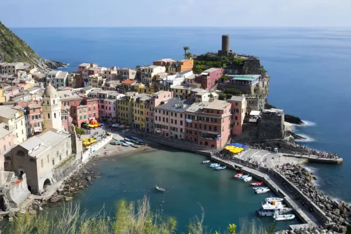 Framed Print : Vernazza on a sunny day, Cinque Terre, UNESCO World Heritage Site, Liguria, Italy, Europe Framed Print : Vernazza on a sunny day, Cinque Terre, UNESCO World Heritage Site, Liguria, Italy, Europe