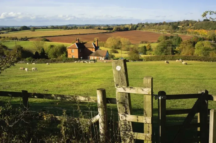 Framed Print : Vew from the Monarchs Way long distance footpath, Tardebigge, Worcestershire