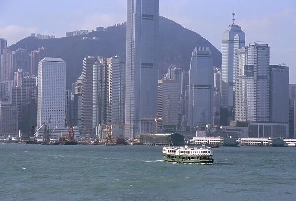 Victoria Harbour and skyline of Hong Kong Island, Hong Kong, China, Asia