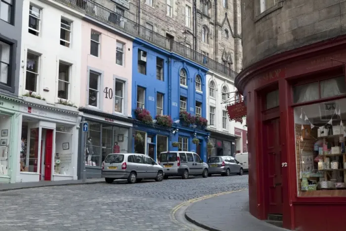 Framed Print : Victoria Street, The Old Town, Edinburgh, Scotland, United Kingdom, Europe Framed Print : Victoria Street, The Old Town, Edinburgh, Scotland, United Kingdom, Europe