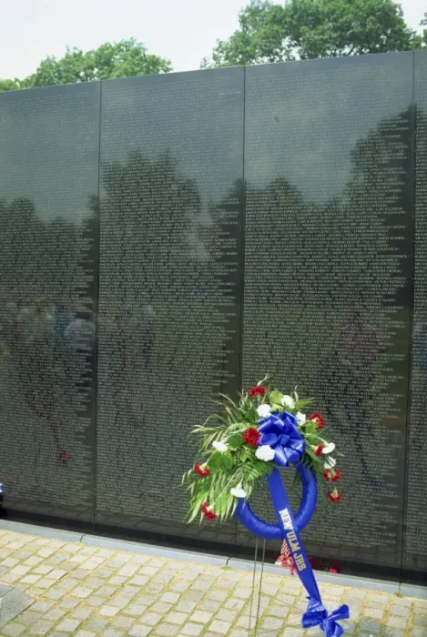 Framed Print : Vietnam War Memorial, Washington D Framed Print : Vietnam War Memorial, Washington D
