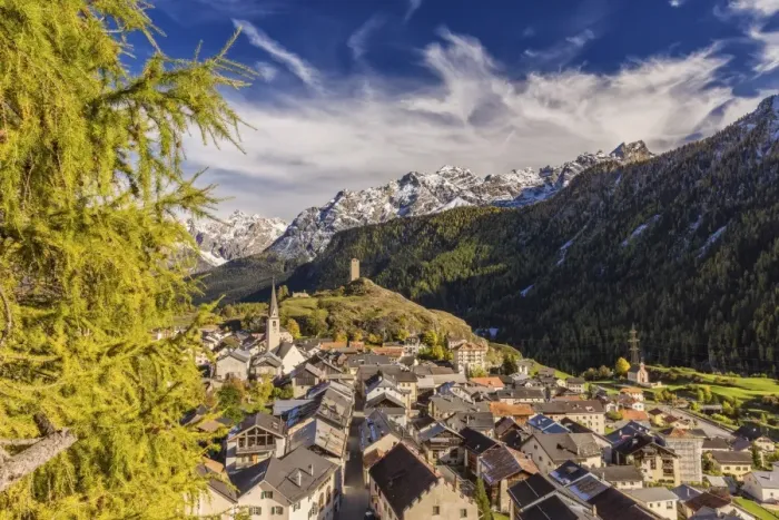 Framed Print : View of Ardez village surrounded by woods and snowy peaks Lower Engadine, Canton of Graubunden Framed Print : View of Ardez village surrounded by woods and snowy peaks Lower Engadine, Canton of Graubunden