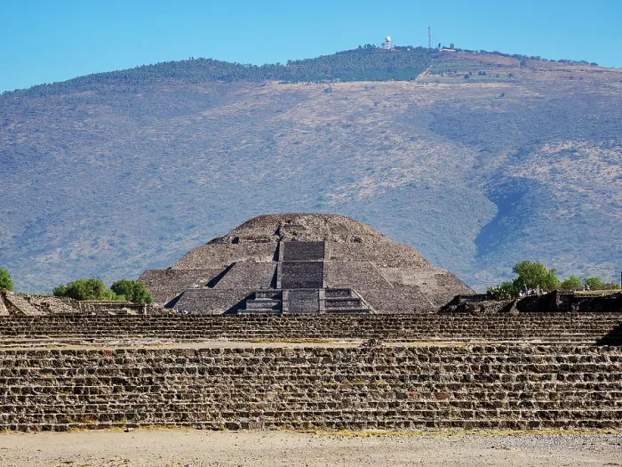 Framed Print : View over the Avenue of the Dead towards the Pyramid of the Moon, Teotihuacan, Mexico State, Mexico Framed Print : View over the Avenue of the Dead towards the Pyramid of the Moon, Teotihuacan, Mexico State, Mexico