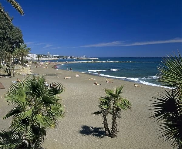 View along beach, Marbella, Costa del Sol, Andalucia, Spain, Mediterranean, Europe