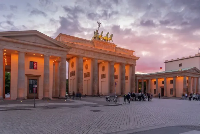 Framed Print : View of Brandenburg Gate at dusk, Pariser Square, Unter den Linden, Berlin, Germany, Europe Framed Print : View of Brandenburg Gate at dusk, Pariser Square, Unter den Linden, Berlin, Germany, Europe