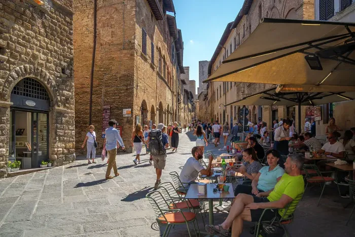 Framed Print : View of cafe and bar in narrow street in San Gimignano, San Gimignano, Province of Siena, Tuscany, Italy, Europe Framed Print : View of cafe and bar in narrow street in San Gimignano, San Gimignano, Province of Siena, Tuscany, Italy, Europe
